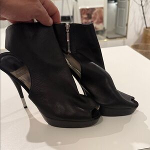 Baldan Black Sling back Peep-Toe Leather Heels
